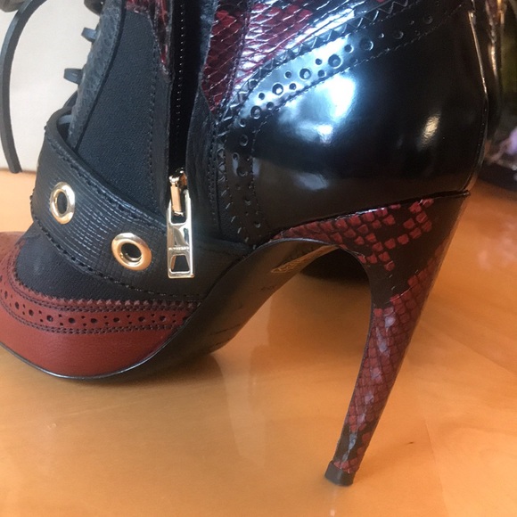 BURBERRY AUTHENTIC, SIZE 35.5 (5.5) high hill 4” - Picture 10 of 13